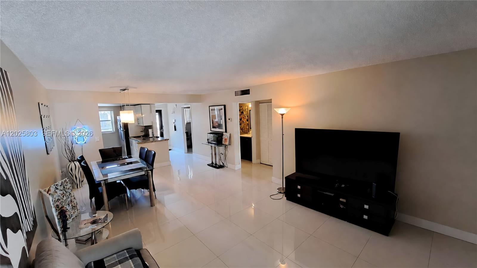 LE CARTIER CONDO - Residential