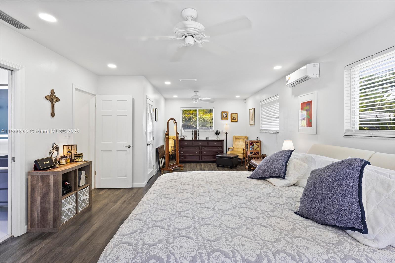 THE OAKS - Residential