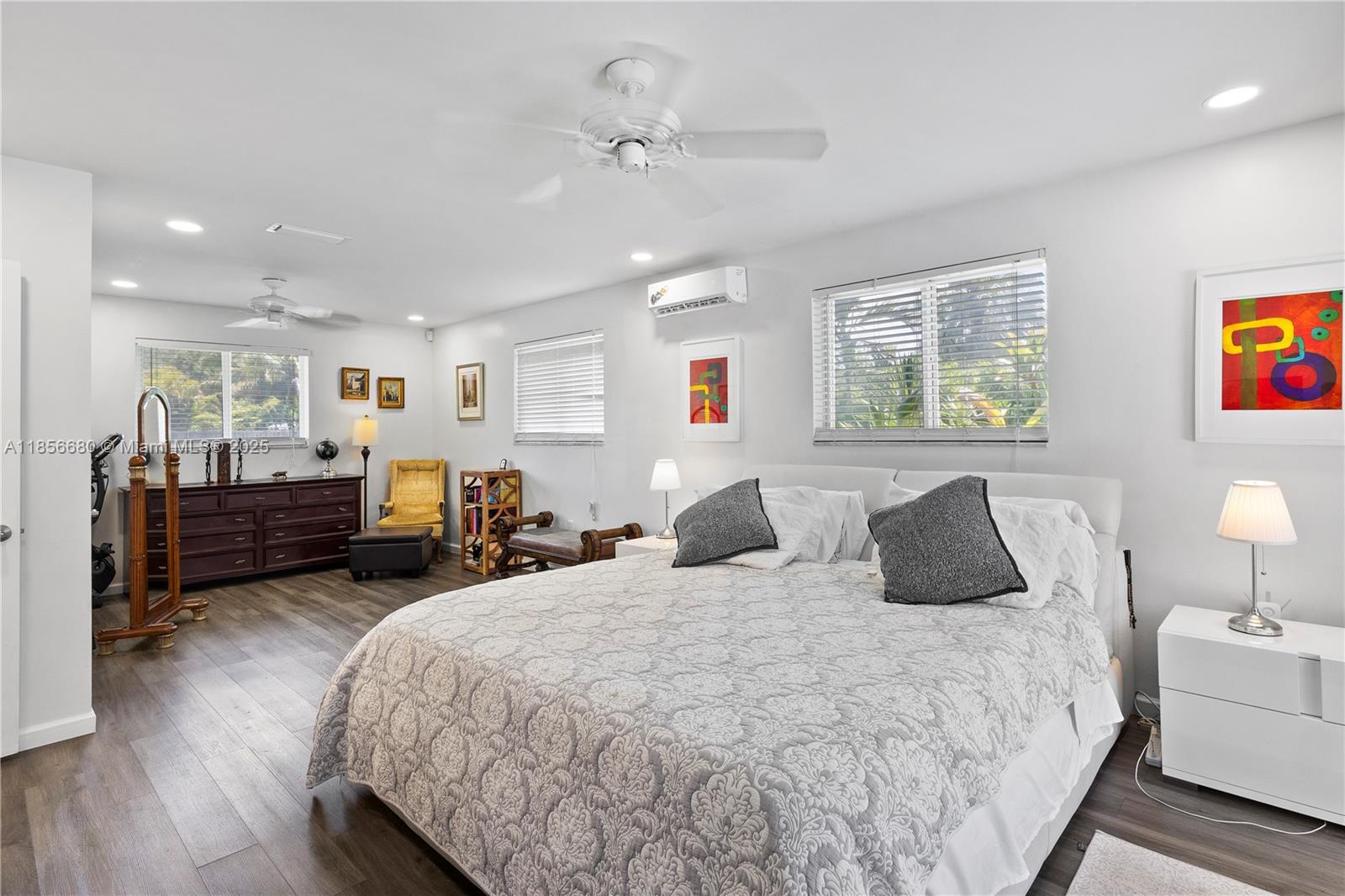 THE OAKS - Residential