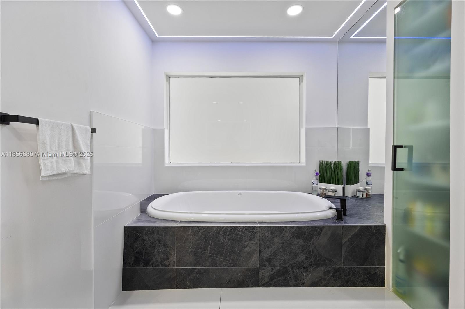 THE OAKS - Residential