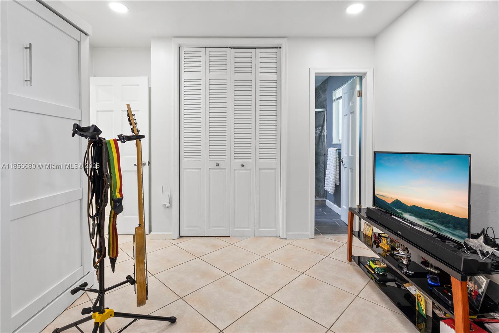 THE OAKS - Residential