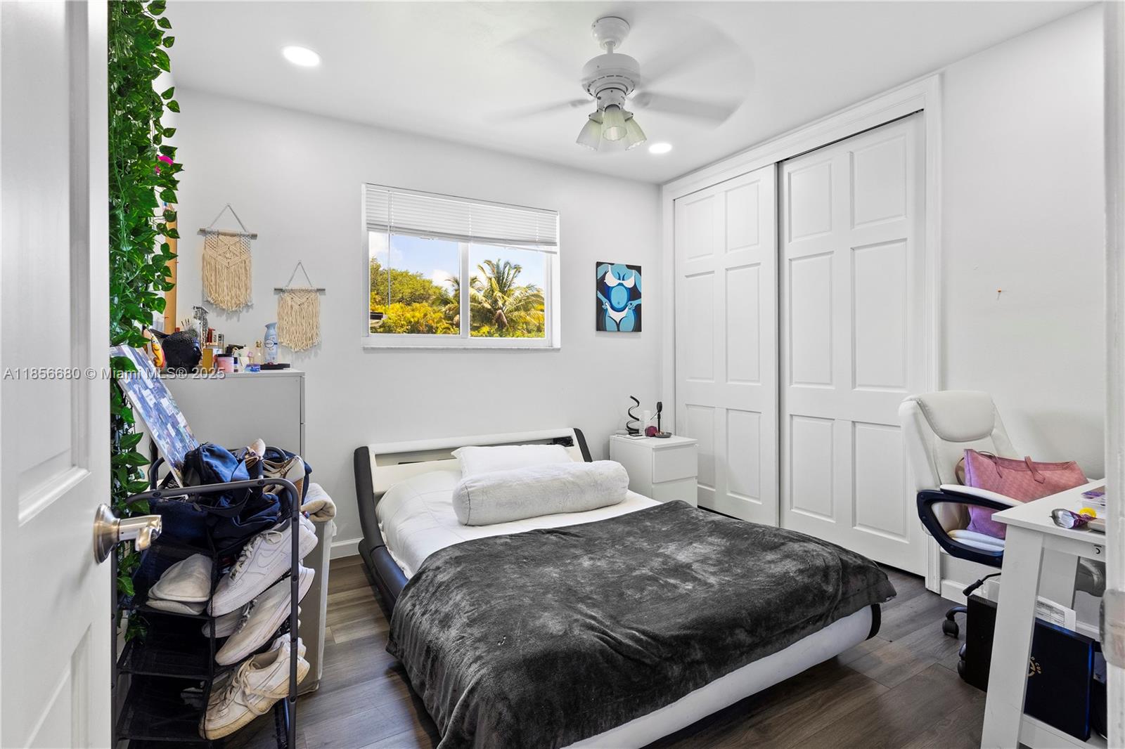 THE OAKS - Residential