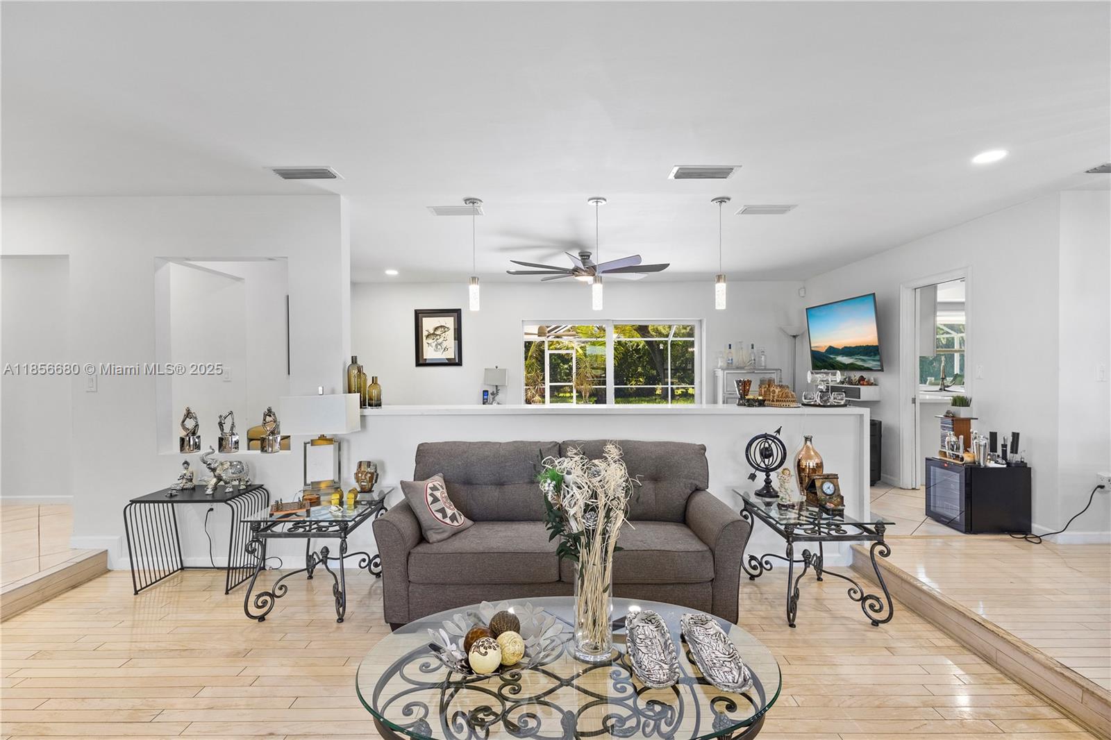 THE OAKS - Residential