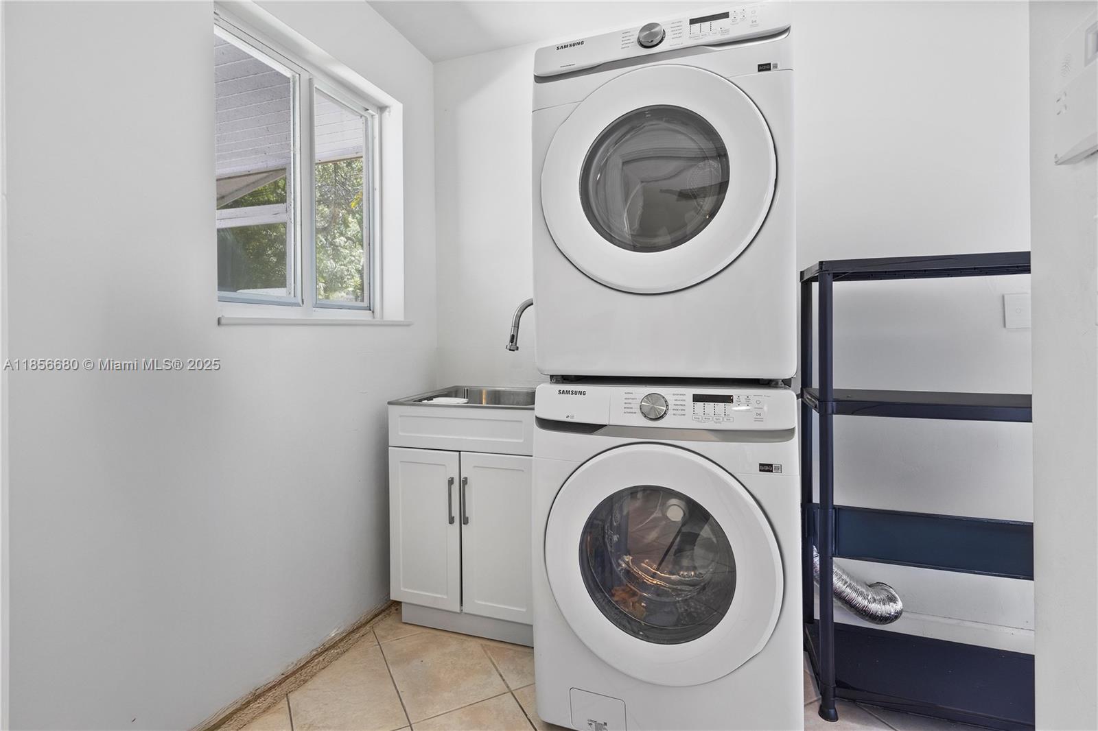 THE OAKS - Residential