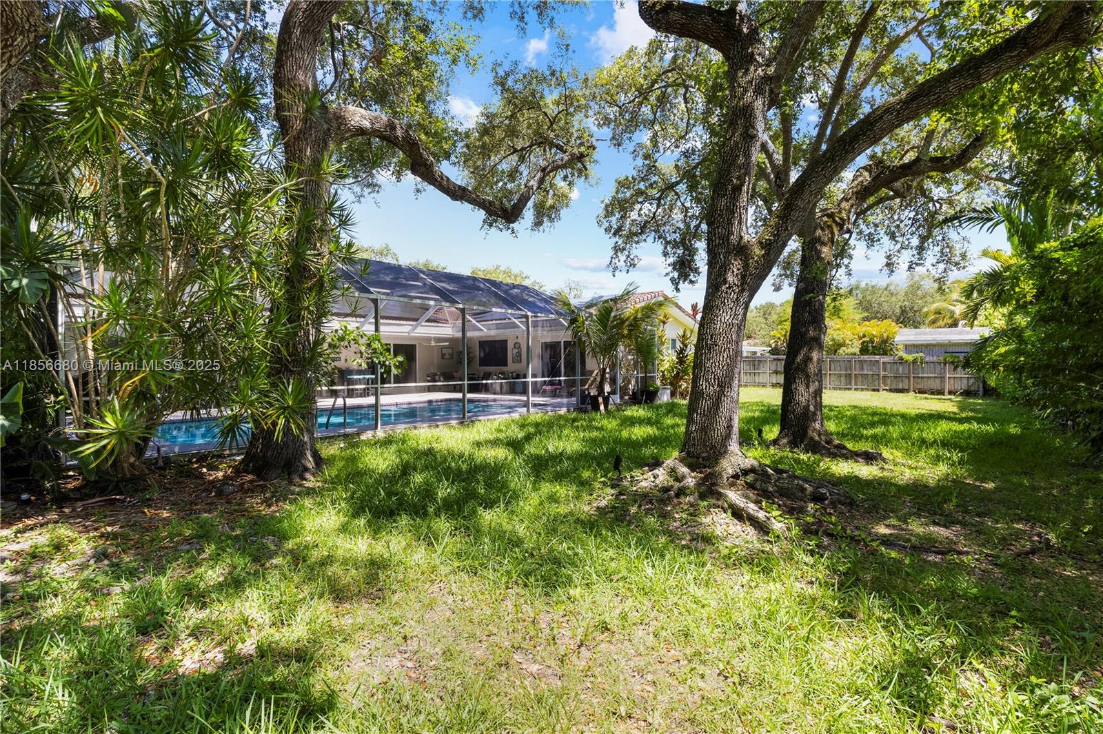 THE OAKS - Residential