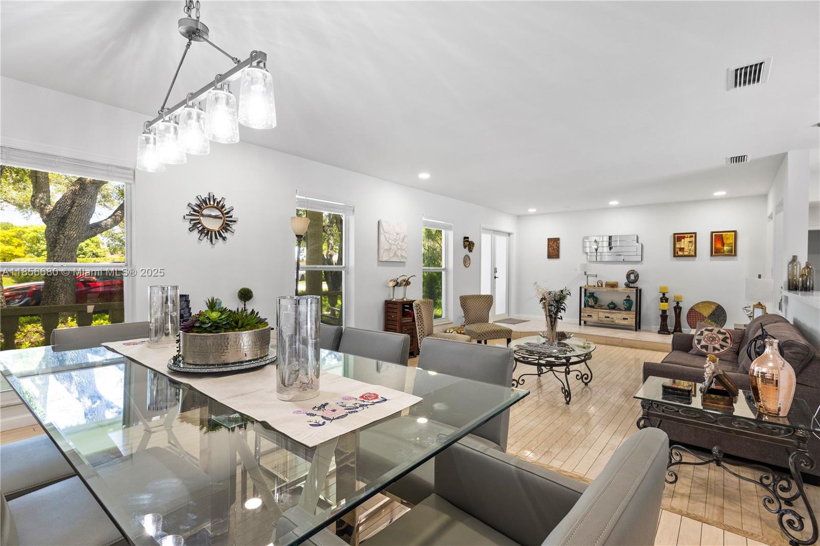 THE OAKS - Residential