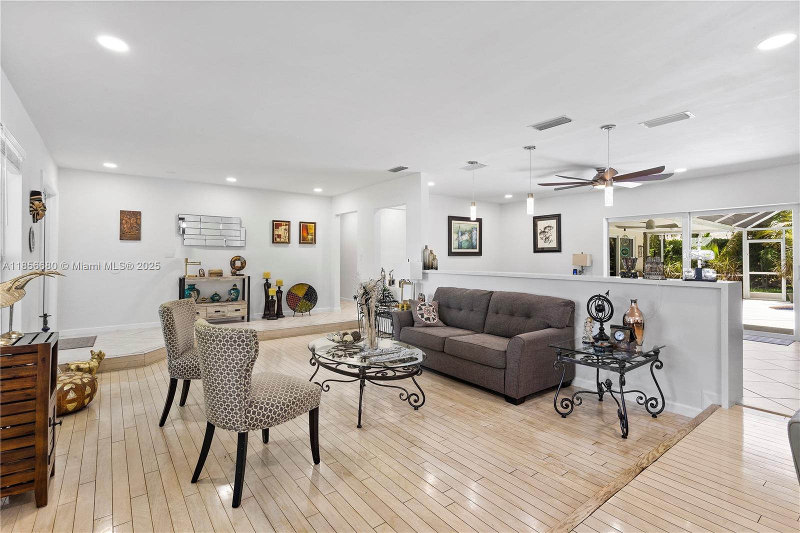 THE OAKS - Residential