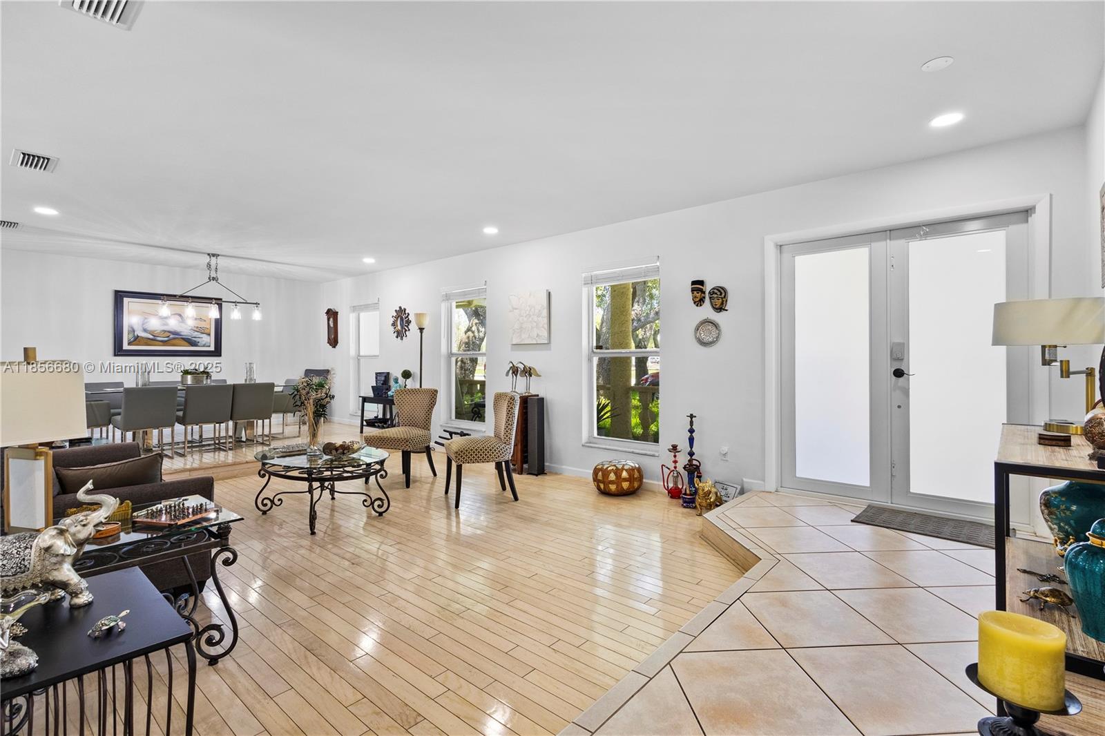 THE OAKS - Residential