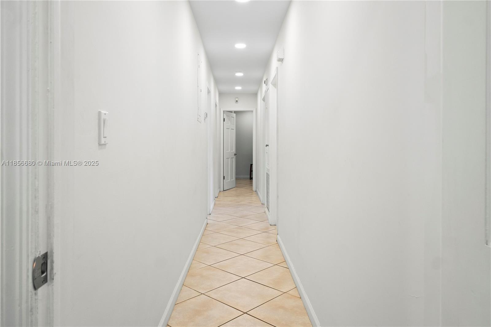 THE OAKS - Residential