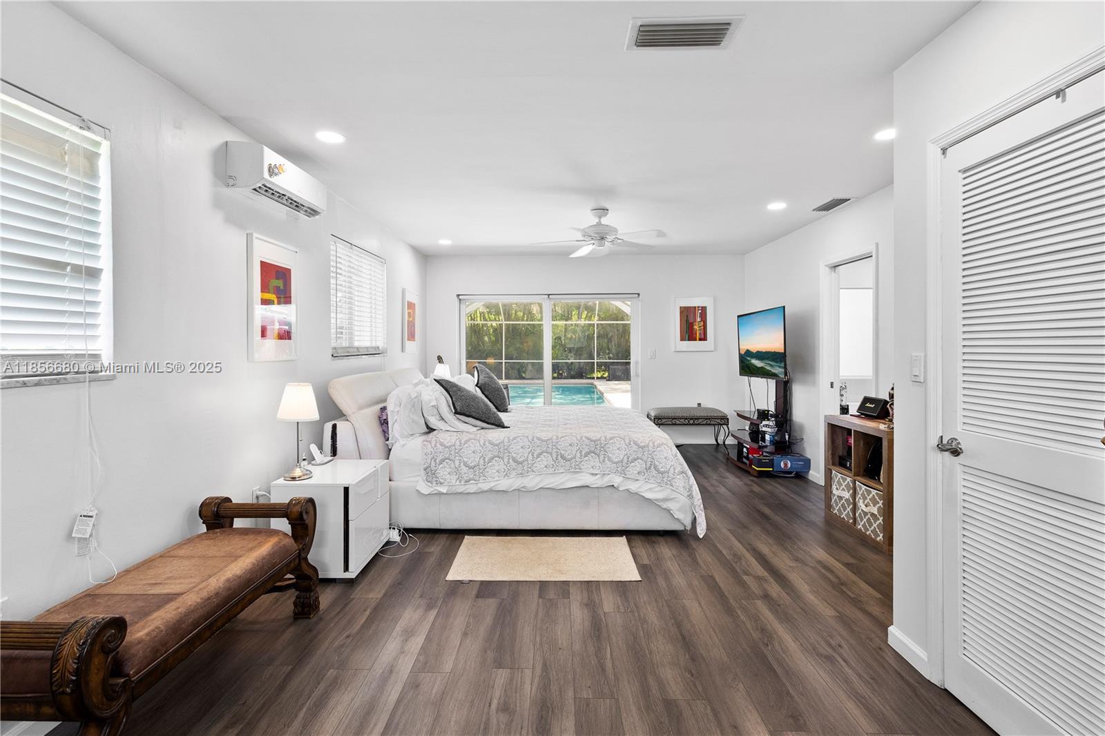 THE OAKS - Residential