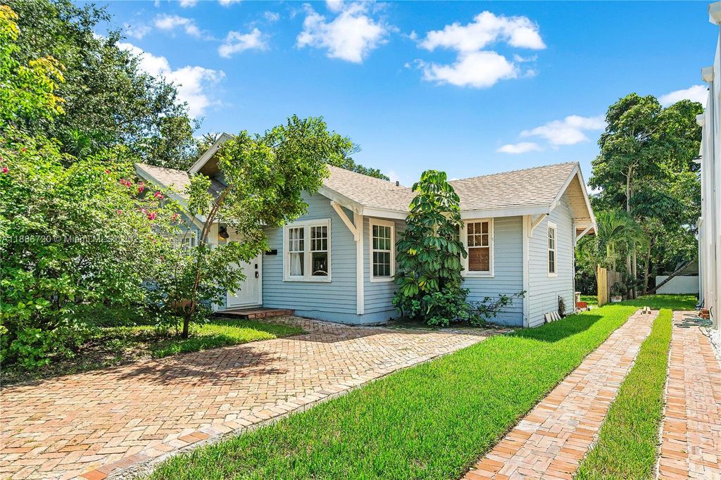 Photo of 728 Newark St, West Palm Beach, FL 33401 (MLS # A11886720)
