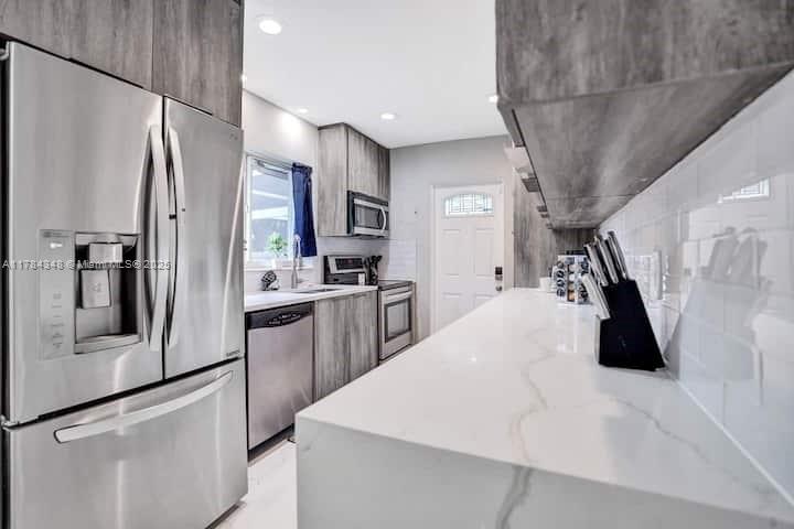SUNSET TRAILS NO 5 - Residential