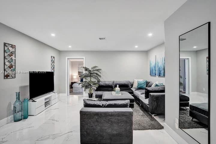 SUNSET TRAILS NO 5 - Residential