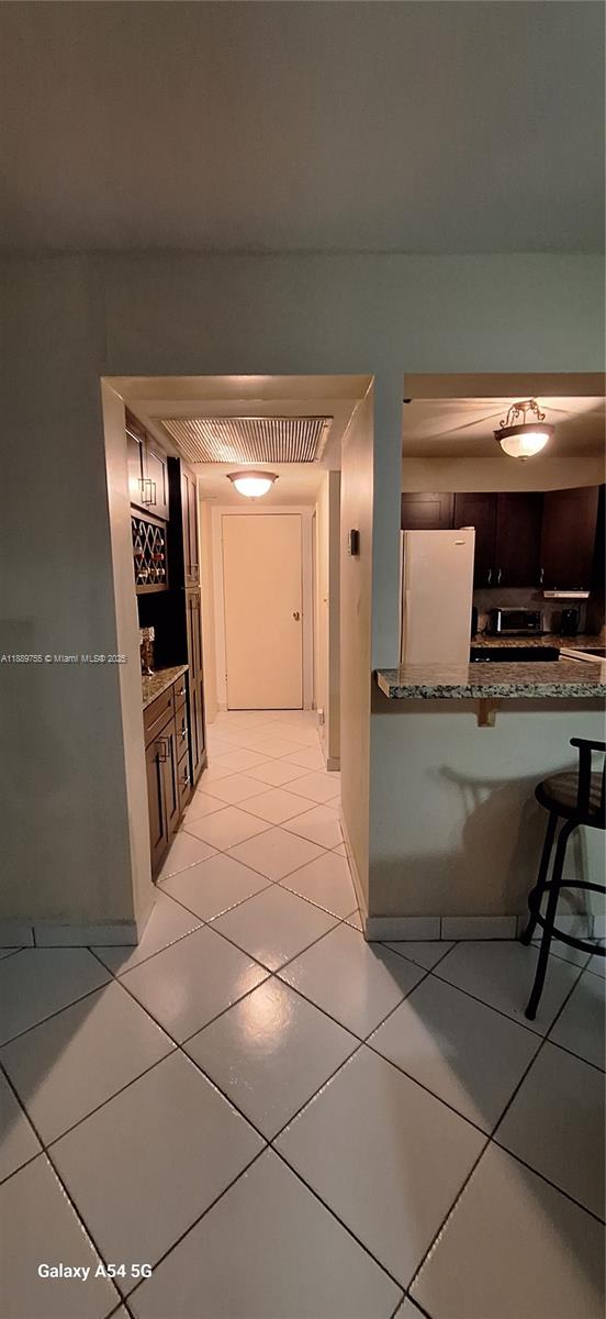HAMPTON COURT CONDO - Residential Lease