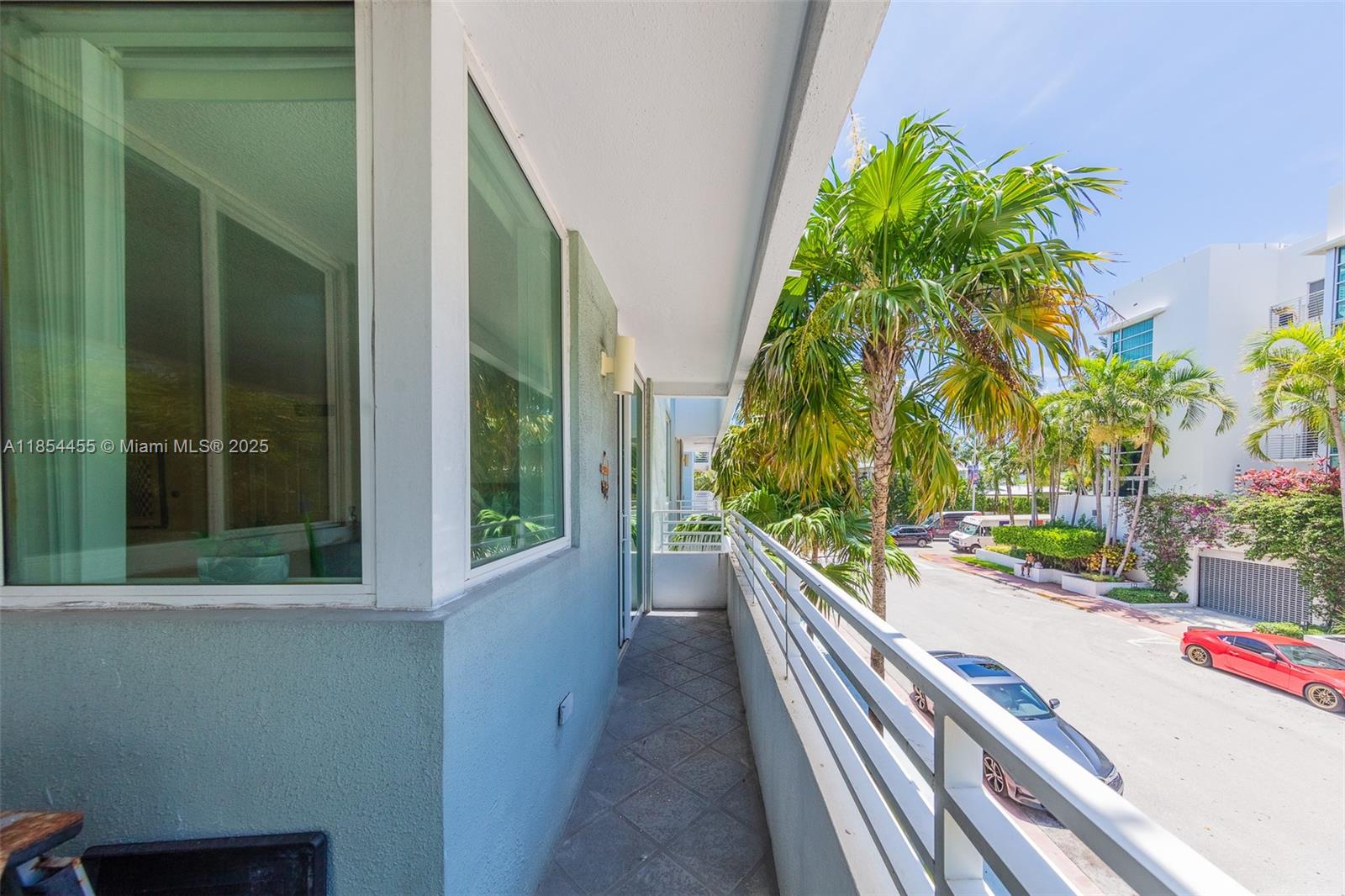 7800 Collins Ave 207