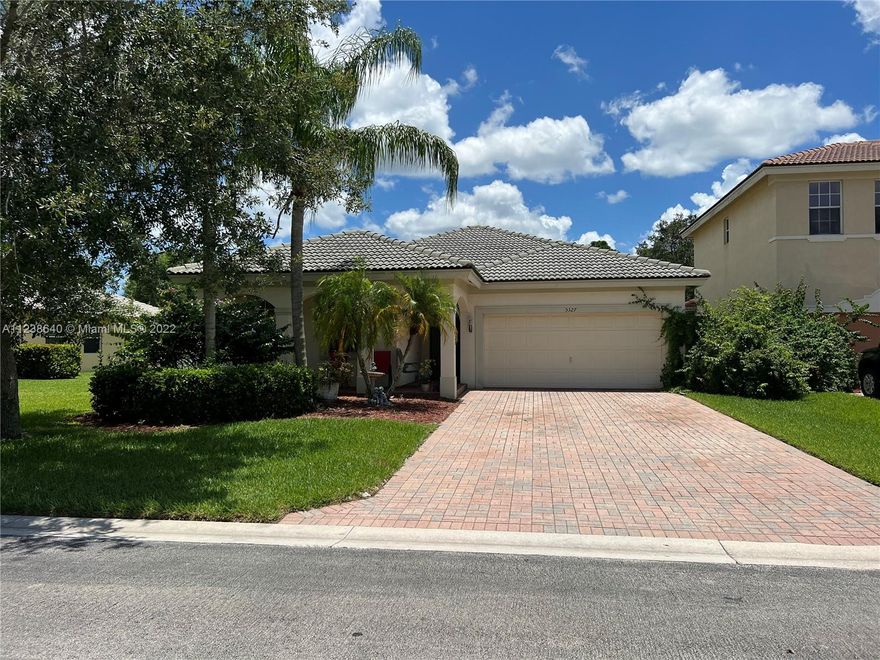 Beautiful 3/2, One Story Single Family w/ 2 Car Garage in highly desirable Martin Crossing.  All Tile Flooring.  Close to I-95.  All Tile Flooring.  SS Appliances.  Granite Kitchen Countertops and Custom Cabinets. Granite Vanity top in Hallway Bath.   HOA Dues includes Basic Cable, Basic Lawn Cutting, irrigation, and Internet. Great Schools.  CBS Construction.  No neighbors in Back Yard.