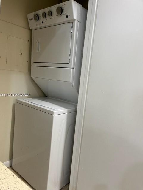 SUMMERBREEZE CONDO - Residential Lease