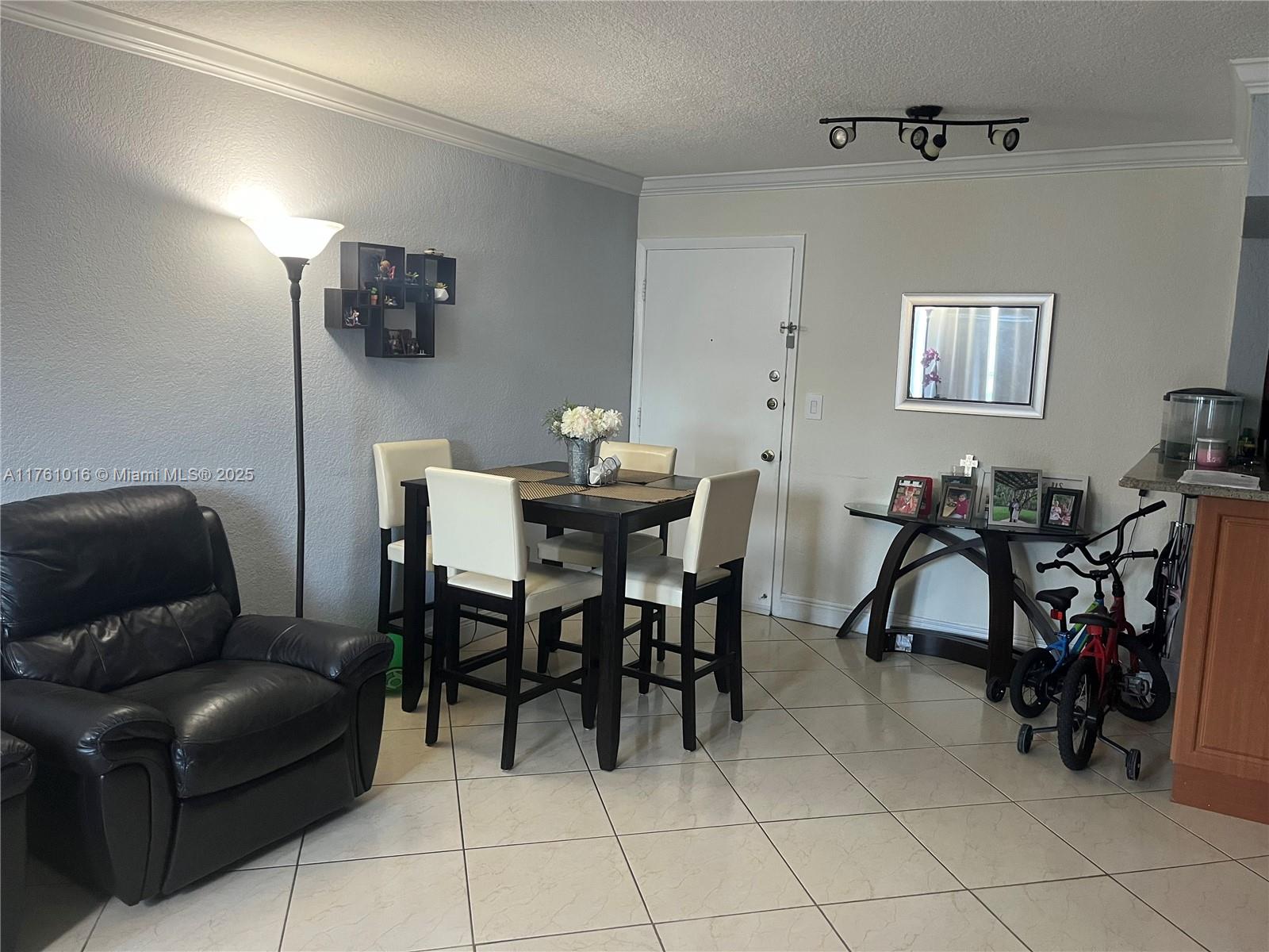 SUNSET PALMS WEST CONDO - Residential