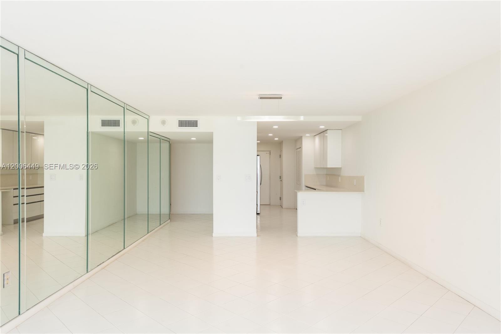 600 Grapetree Dr 8FS