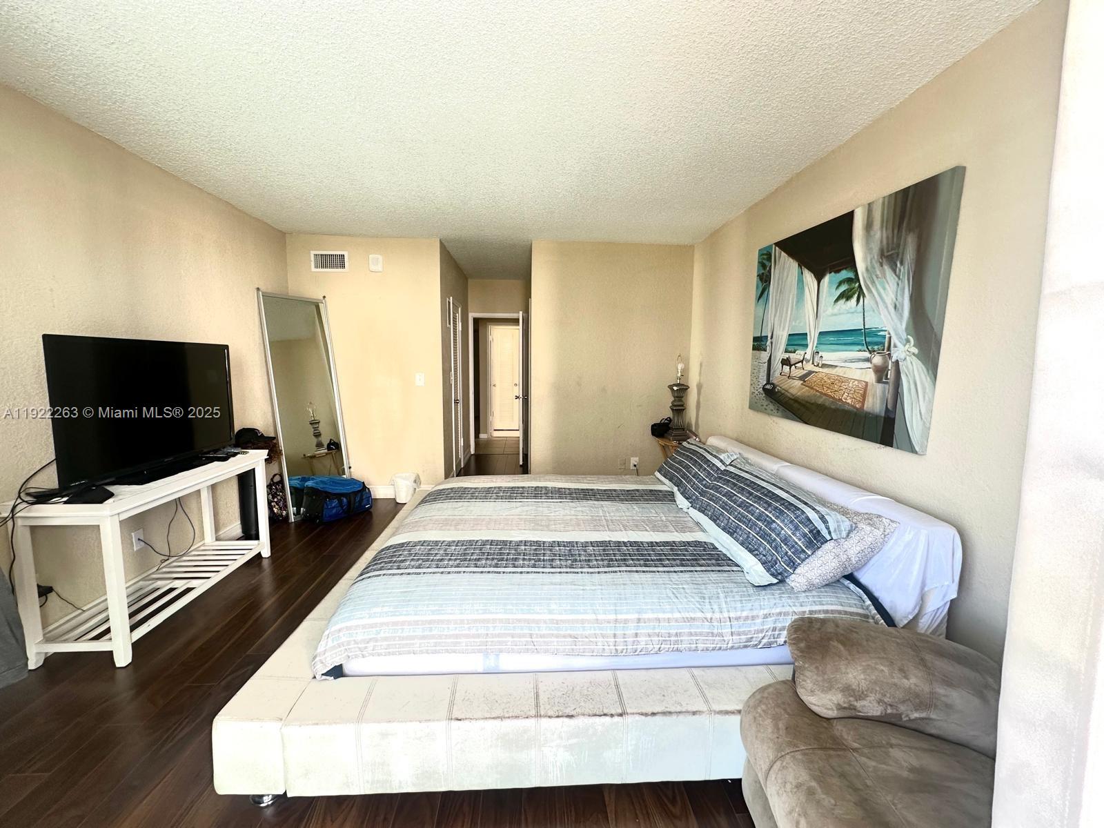 OCEANVIEW BUILDING A COND - Residential