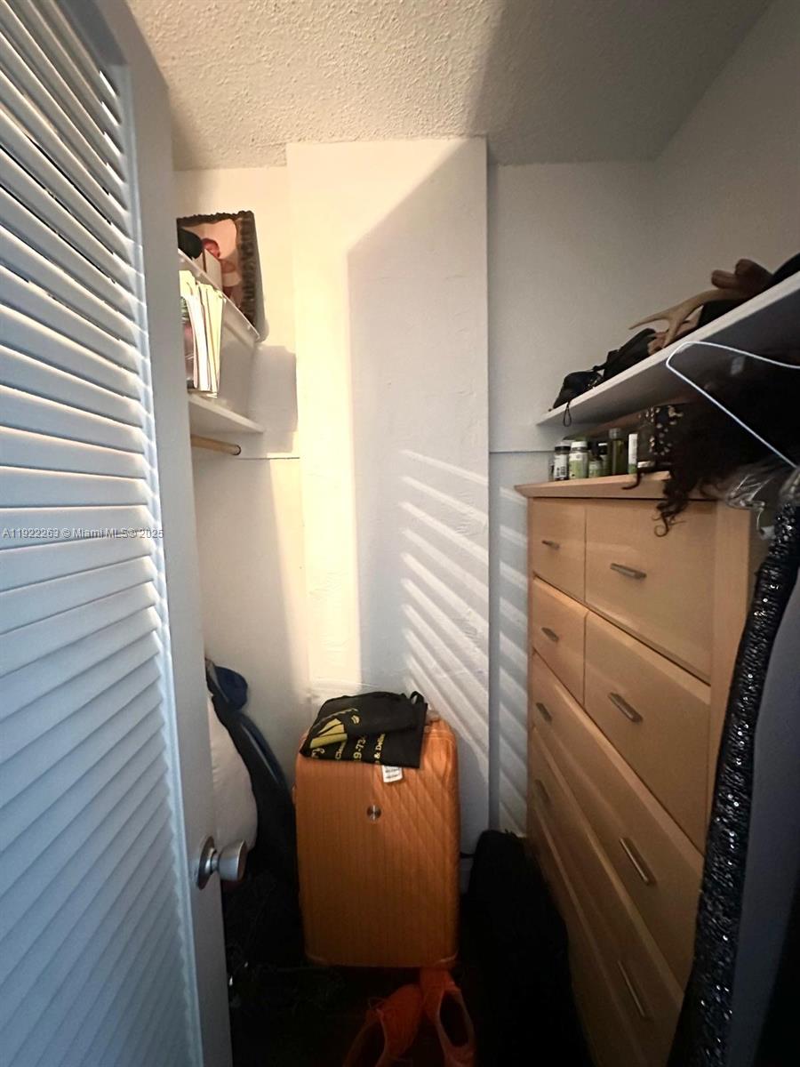 OCEANVIEW BUILDING A COND - Residential