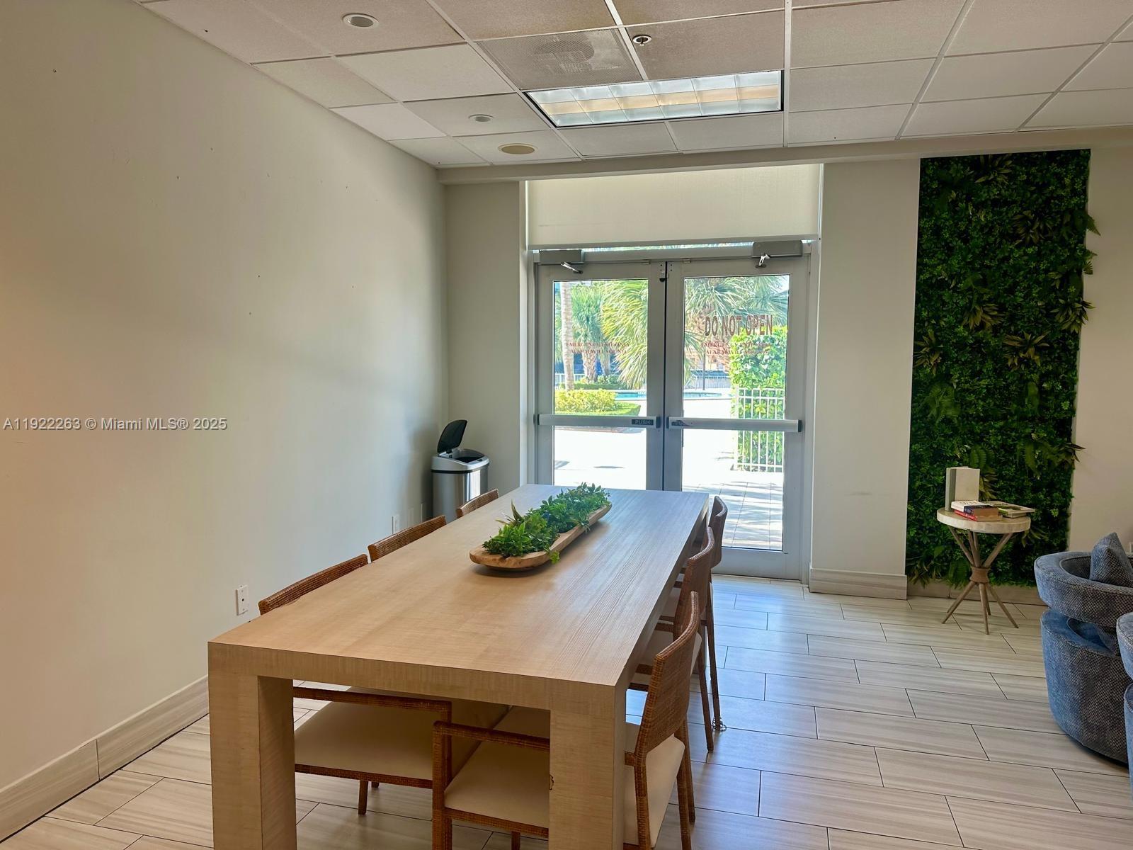 OCEANVIEW BUILDING A COND - Residential