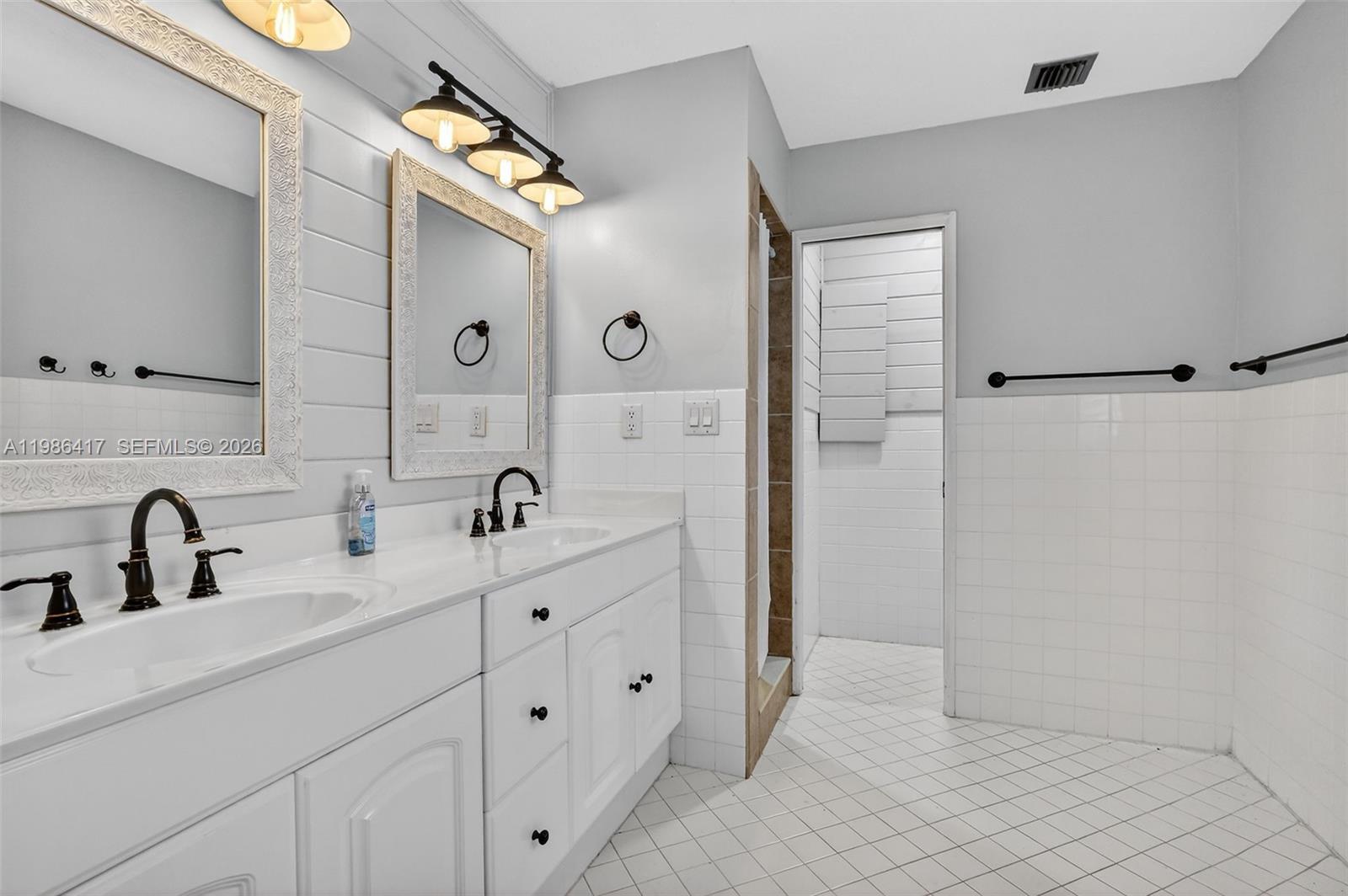 DANIA HIGHLANDS - Residential Lease