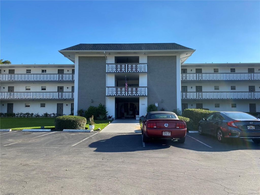 Photo of 1201 Hillcrest Ct #214, Hollywood, FL 33021 (MLS # A11326790)