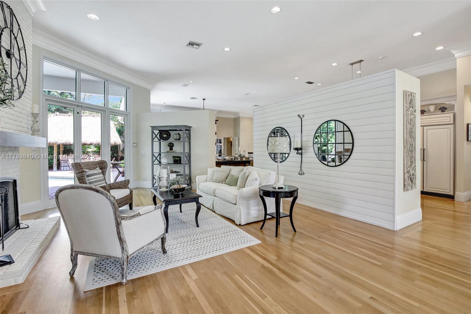 3082 Lakewood Cir