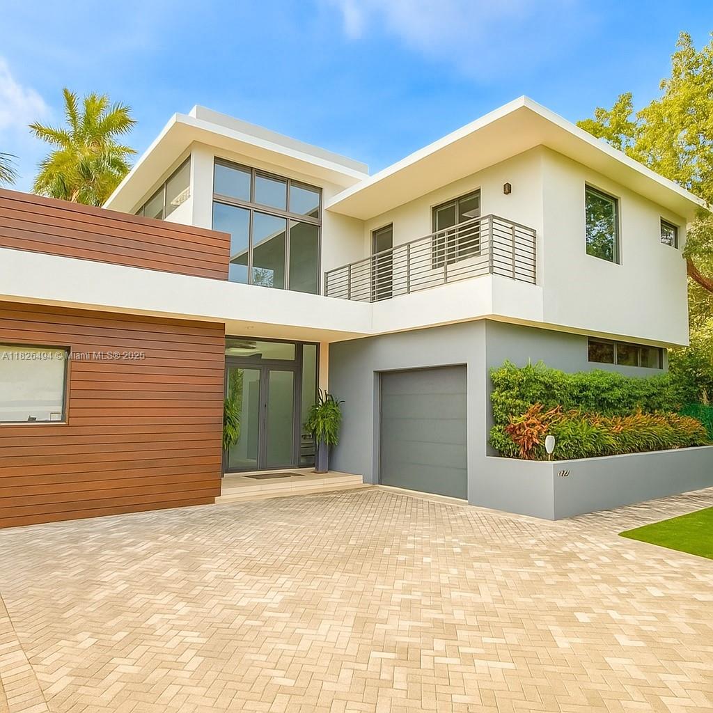 Available August 4th - Short Term Lease OK. Luxurious 4BR, 4.5BA modern haven at 2550 Overbrook St, Miami. Built in 2018, this gem blends contemporary design, high-end furnishings, and comfort in Coconut Grove. High end, designer furniture with chic living spaces and bedrooms. A refined open floor plan allows for enhanced space and light with seamless indoor-outdoor integration. A gourmet kitchen is fully equipped with top of the line Jenn-Air appliances for culinary enthusiasts. Oversized master bedroom with lush tropical views, floor to ceiling windows, balcony and luxury bathroom with soaking tub. Other three bedrooms all feature en-suite bathrooms. Landscaped backyard with patio, built-in BBQ and pool. Pet-friendly (with deposit).