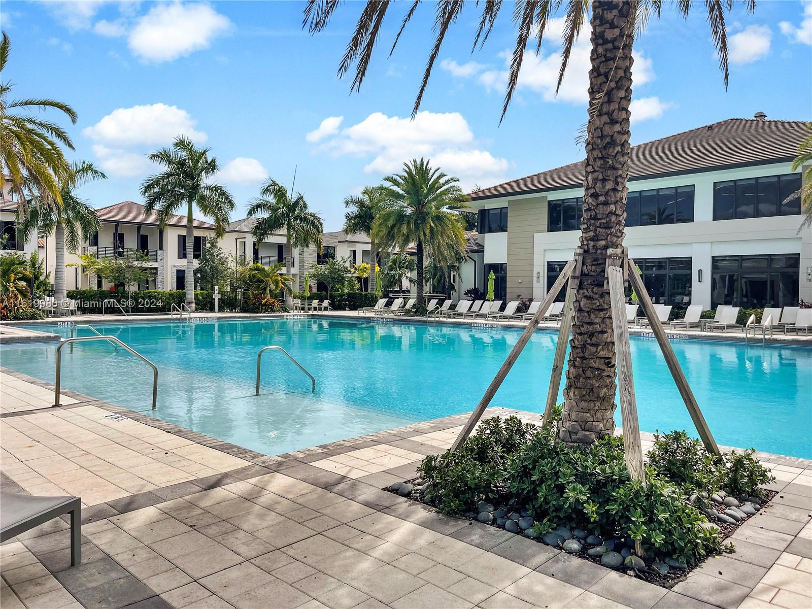 URBANA AT THE RESIDENCES - Residential