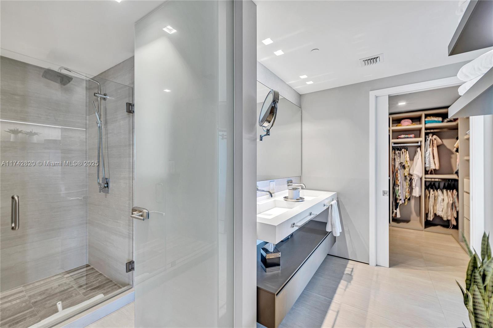 SERENO RESIDENCES CONDO - Residential