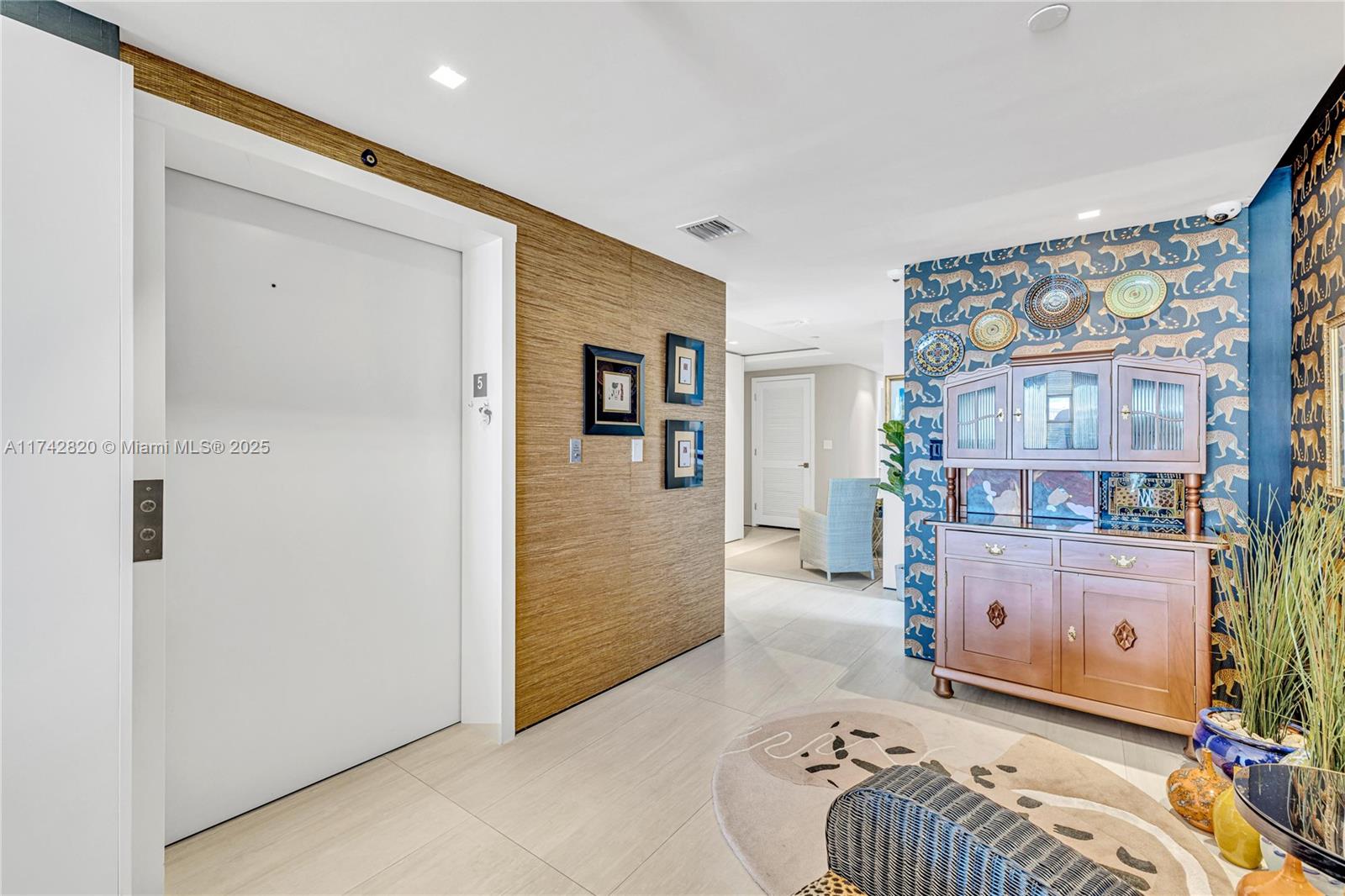 SERENO RESIDENCES CONDO - Residential