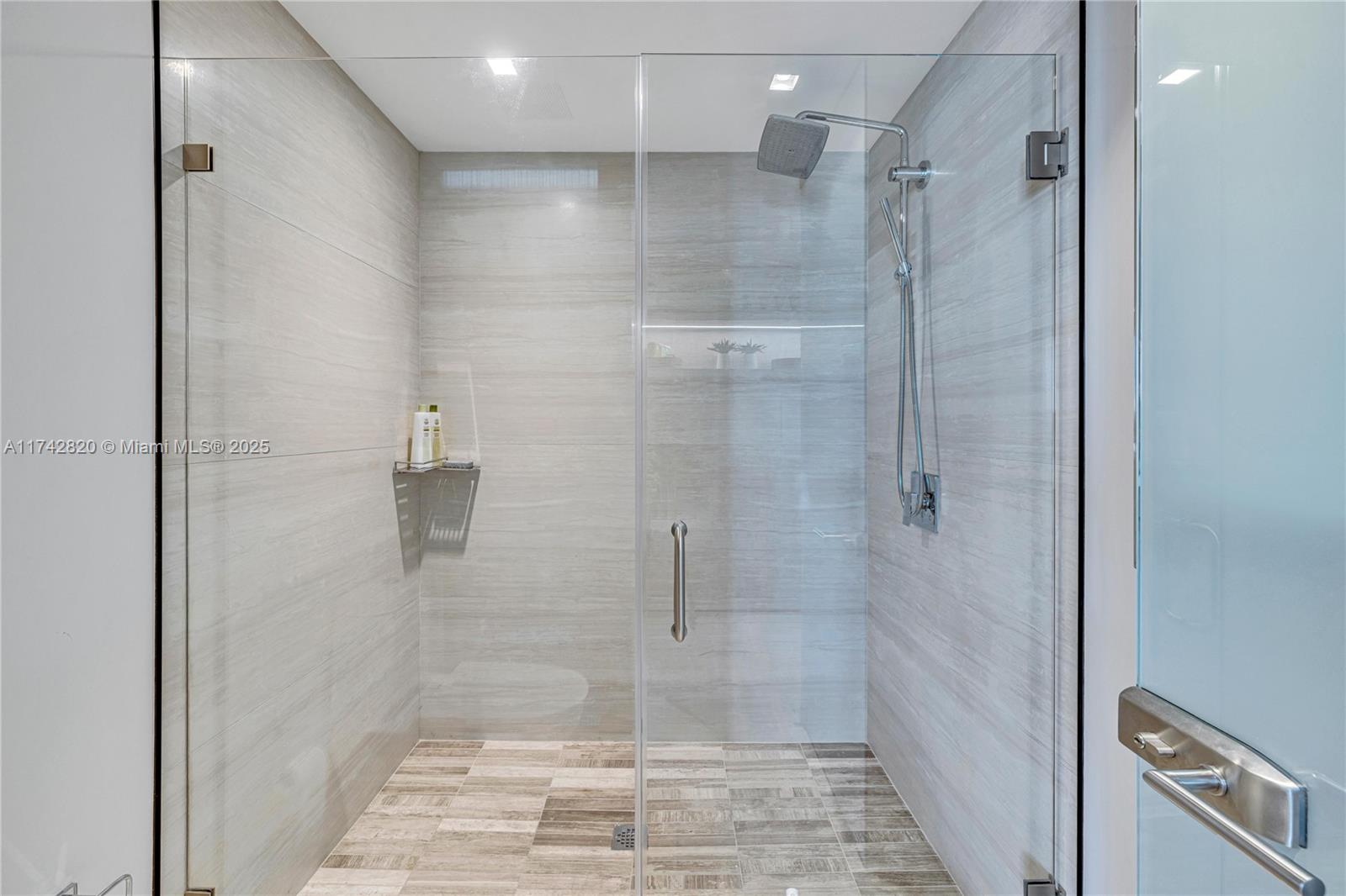 SERENO RESIDENCES CONDO - Residential