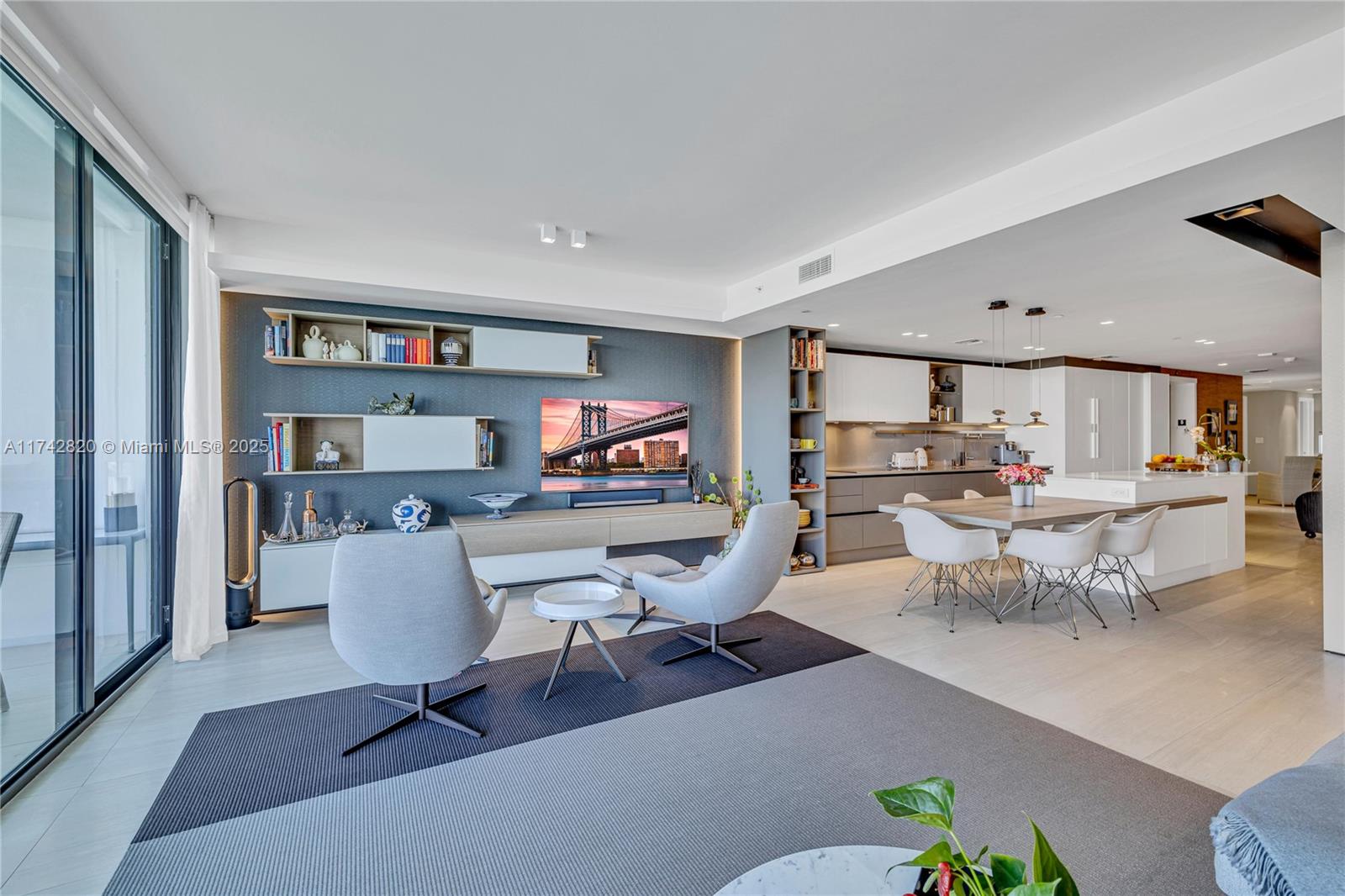 SERENO RESIDENCES CONDO - Residential