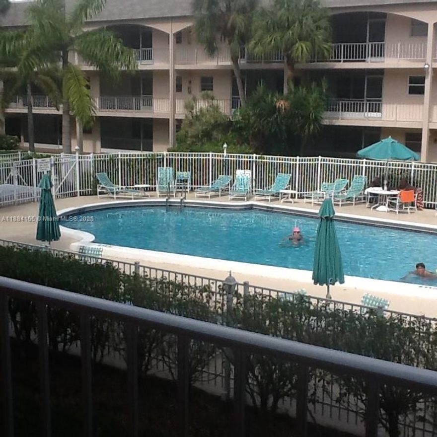CASA PARADISO 1 BED, 1 BATH,FURNISHED,SCREENED PATIO,OVERLOOKING HEATED POOL, CENTRAL AIR, LAUNDRY FACILITY ON FLOOR, ELEVATOR,EXTRA STORAGE,CLOSE TO BEACHES, RESTAURANTS,SHOPPING, WALK TO PUBLIX, OK TO LEASE, MAINT FEE INCLUDES LAND LEASE. OWNERS, NOT RENTERS, ARE ALLOWED TO HAVE SMALL PETS, AND MUST BE APPROVED BY THE  ASSOCIATION. FOREIGN SELLER, IF BUYER SIGNS FIRTPA AFFIDAVIT, PRICE WILL BE REDUCED