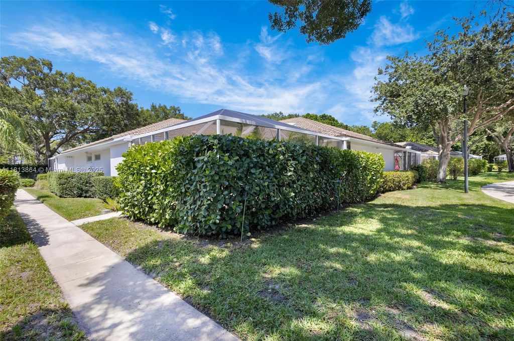 Photo of 2904 Pin Oak Ct #2904, Palm Beach Gardens, FL 33410 (MLS # A11813864)