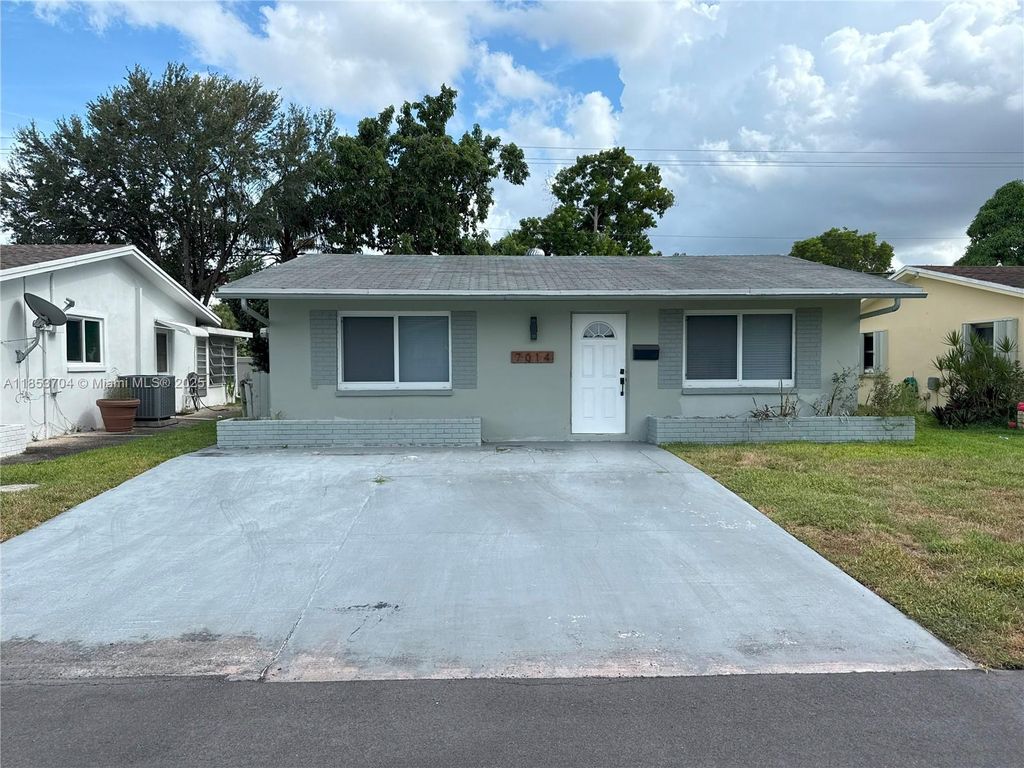 Photo of 7014 NW 57th Ct #7014, Tamarac, FL 33321 (MLS # A11853704)