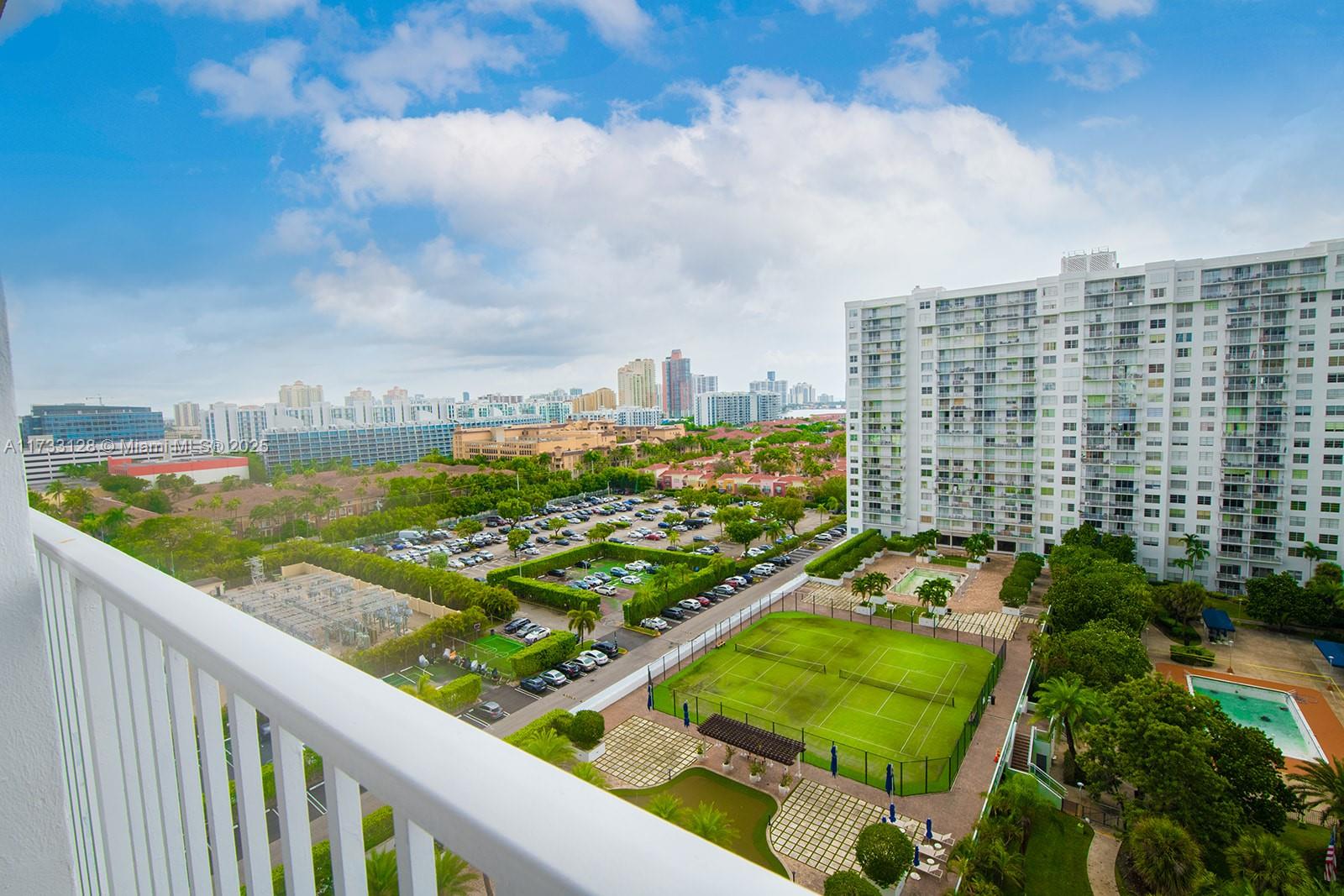 ADMIRALS PORT CONDO WEST - Residential