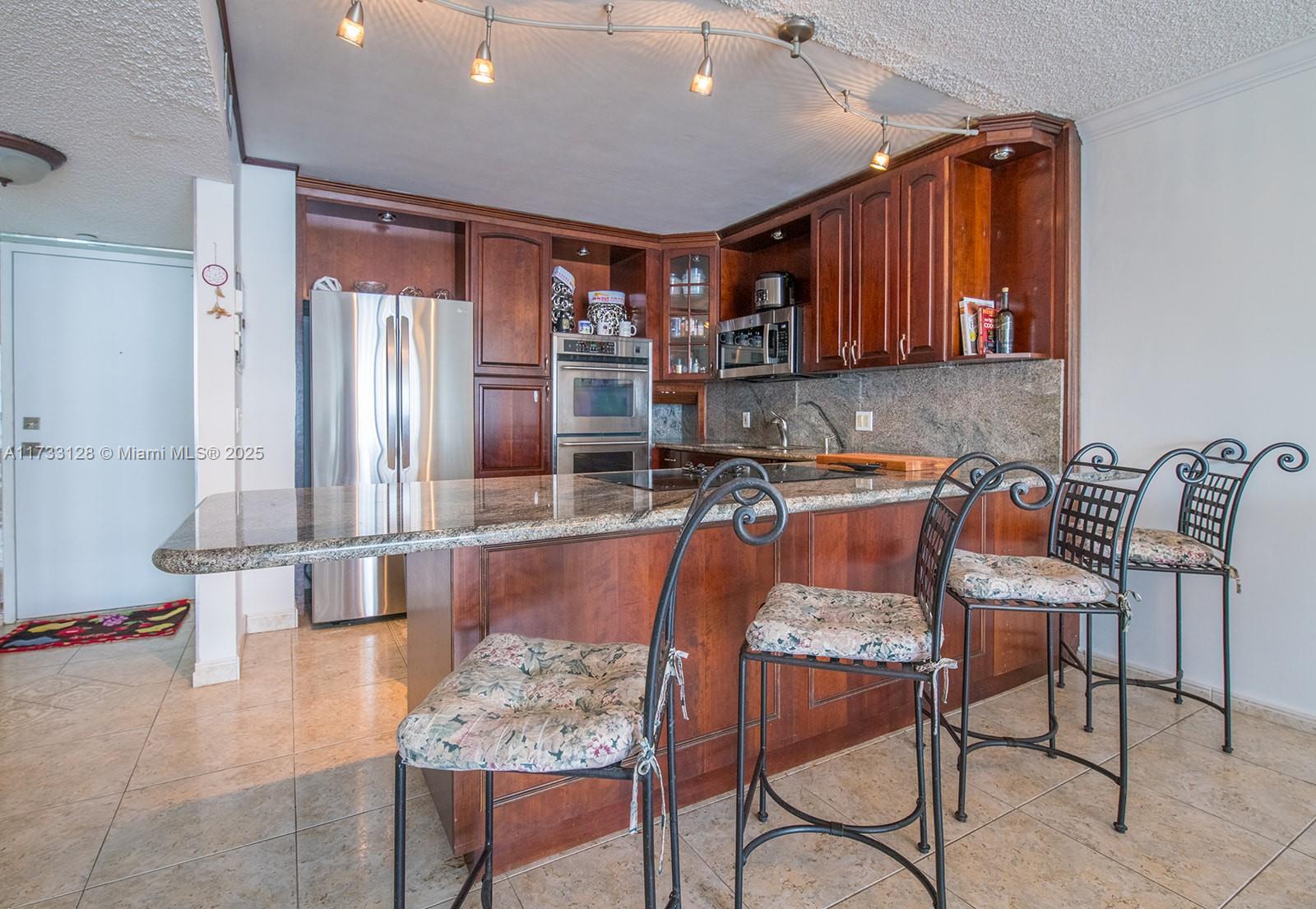ADMIRALS PORT CONDO WEST - Residential