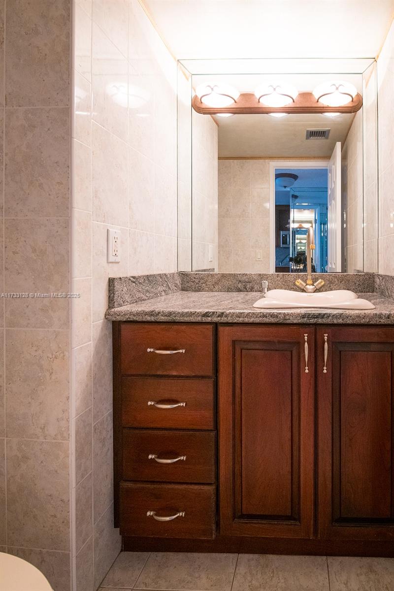 ADMIRALS PORT CONDO WEST - Residential