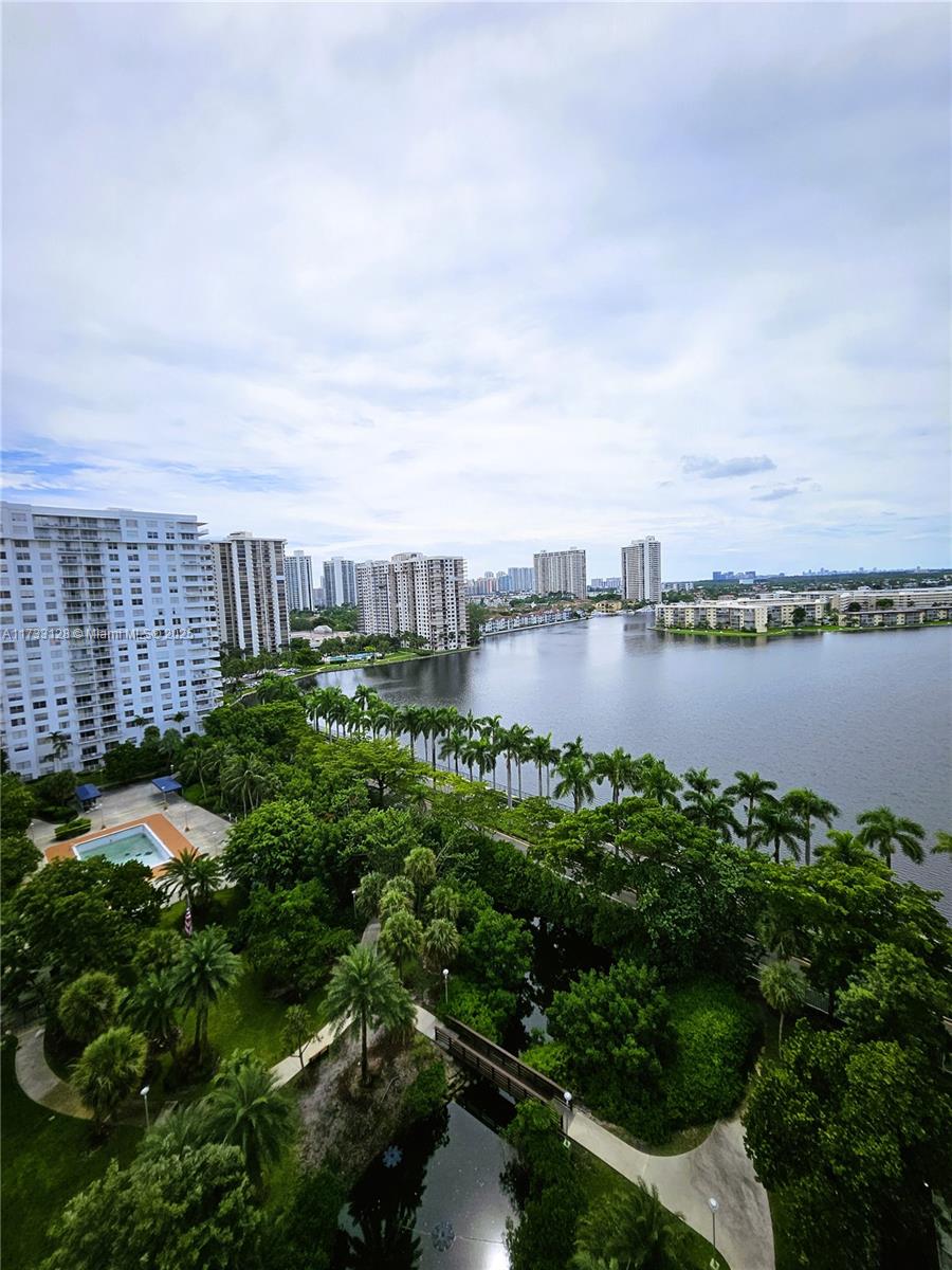 ADMIRALS PORT CONDO WEST - Residential
