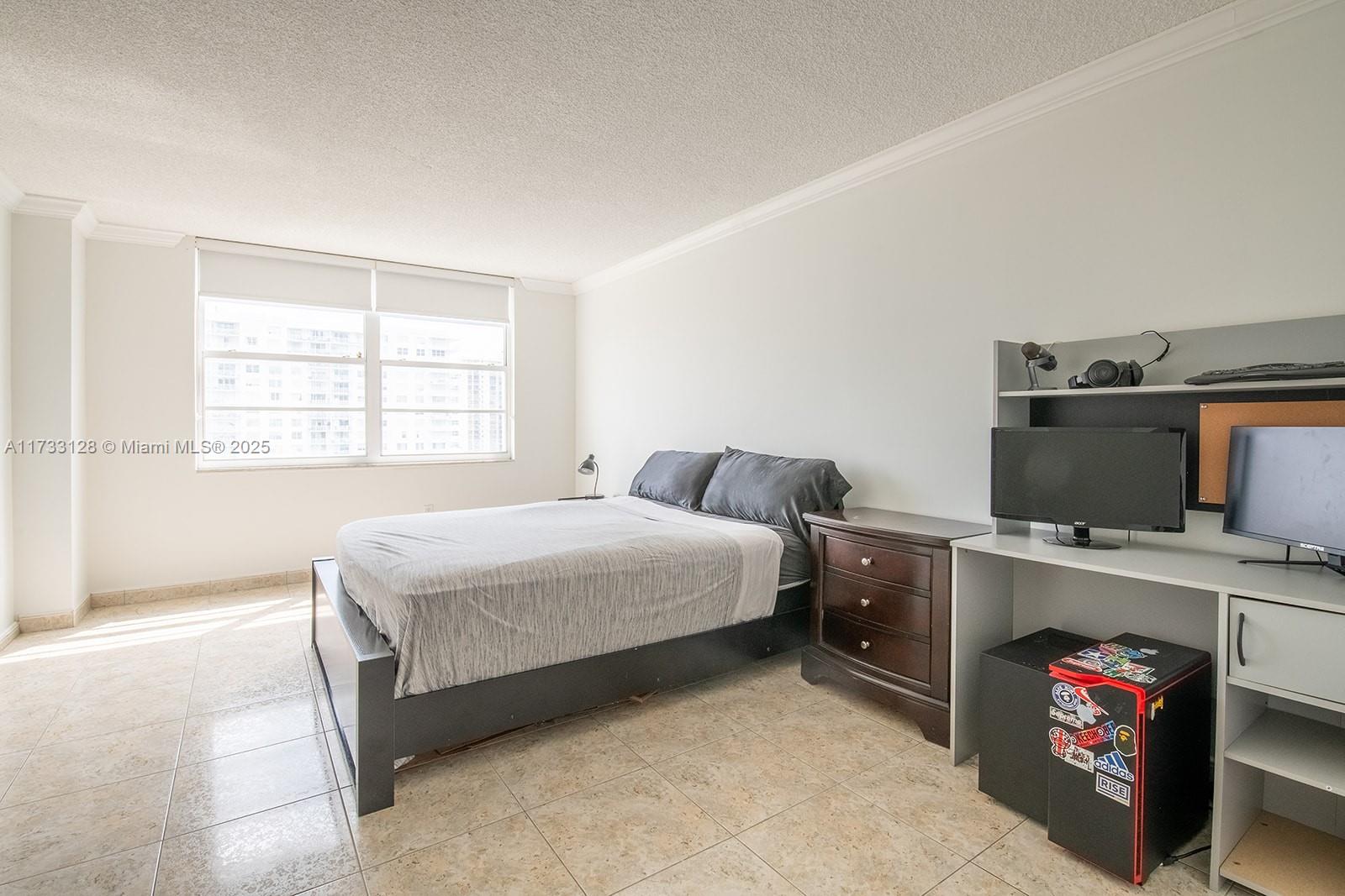 ADMIRALS PORT CONDO WEST - Residential