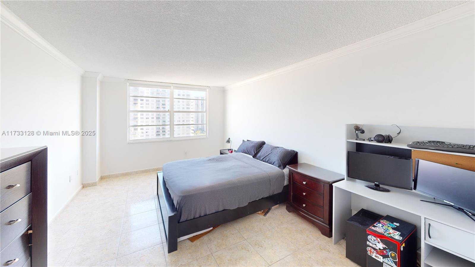 ADMIRALS PORT CONDO WEST - Residential