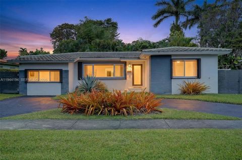 425 NE 114th St Miami FL 33161