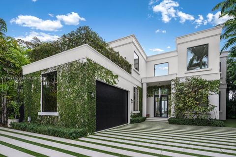 Photo of 33 E Dilido Dr, Miami Beach, FL 33139 (MLS # A11942169)