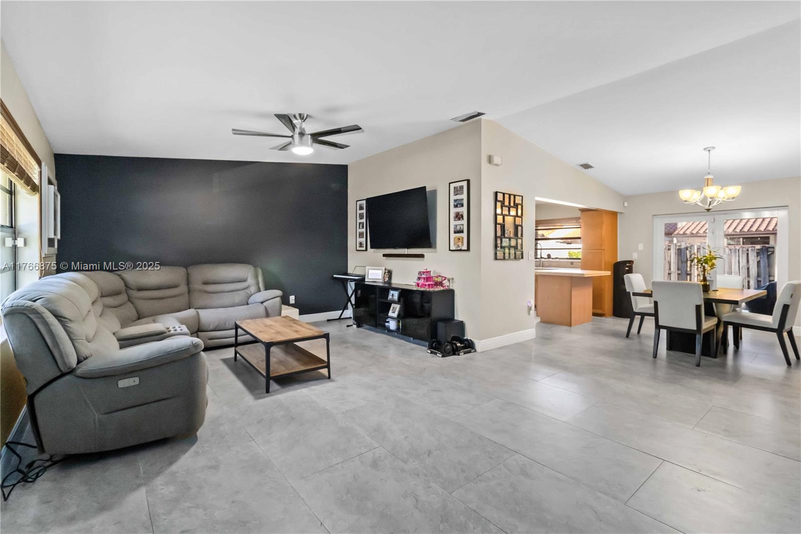 FOREST LAKE - Residential
