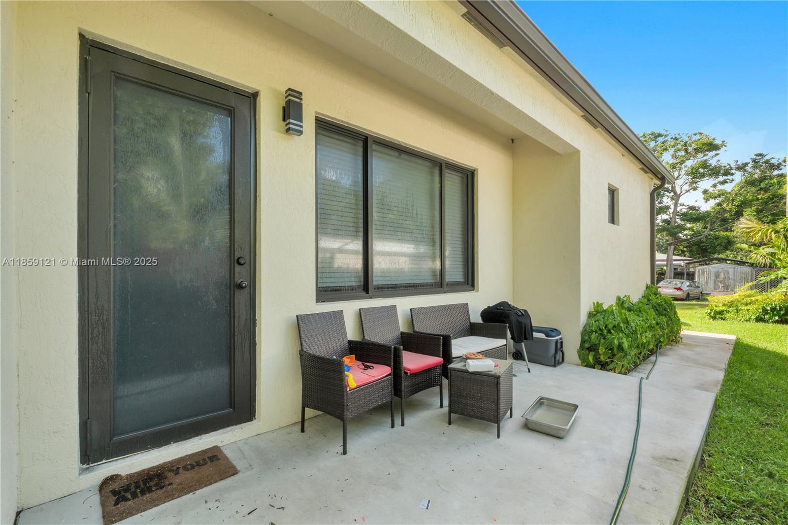 HOLLYWOOD COUNTRY ESTATES - Residential Income