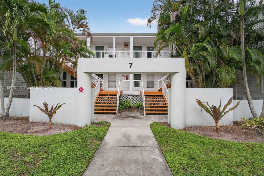 Photo of 259 Cypress Point Dr #259, Palm Beach Gardens, FL 33418 (MLS # A11894674)