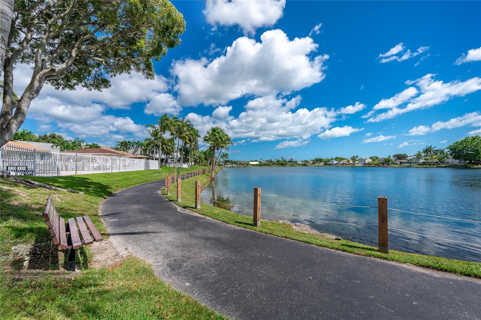 LAKES BY THE BAY SEC 3 - Residential